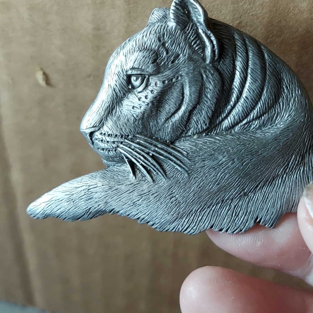 J.j.Jonette pin lioness silver pewter pin broach 2.5in x 1.75in great detail